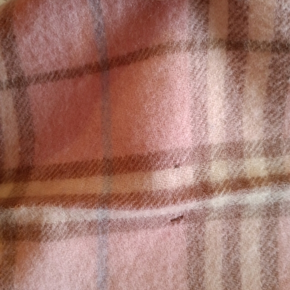 Burberry scarve - Picture 5 of 5